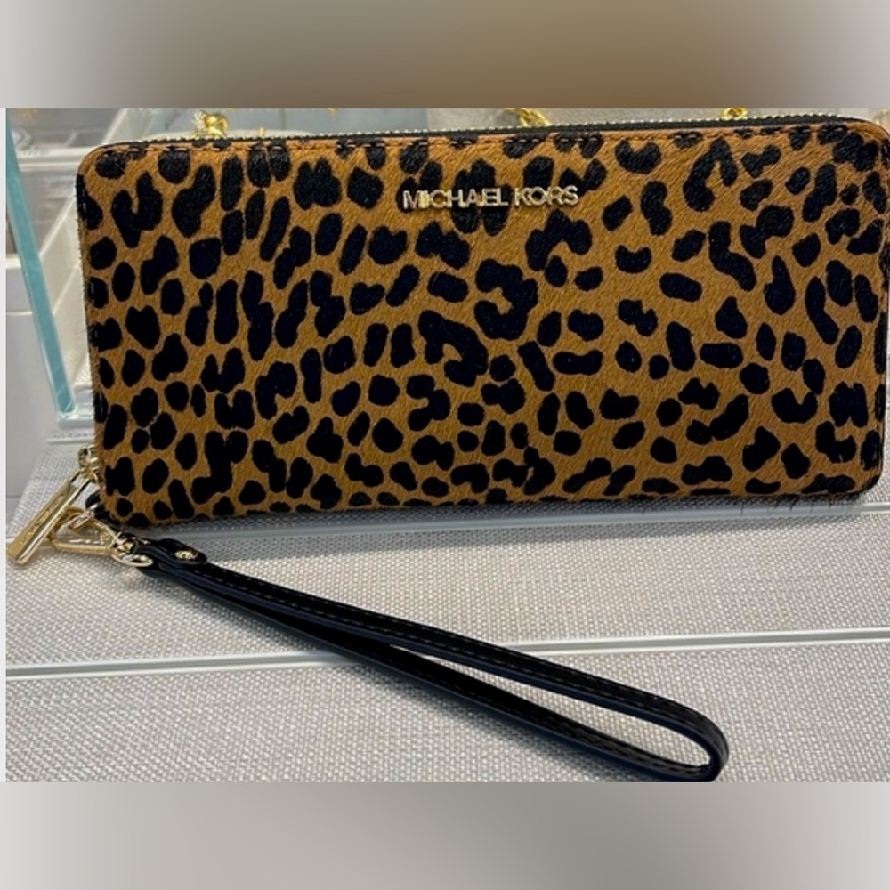 MICHAEL KORS
Leather Continental Wristlet PhoneCas Wallet Exotic Print Hair Calf